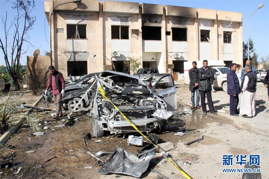 利比亚一军营遭袭伤亡过百