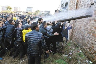 浙江温岭鞋厂大火致16死5伤