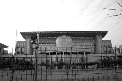局长搬进处长办公室应付检查