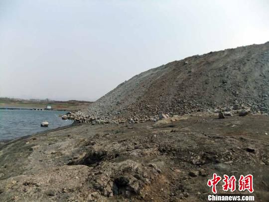 河南一珍稀植物园建成别墅群 规划局长不知有无规划