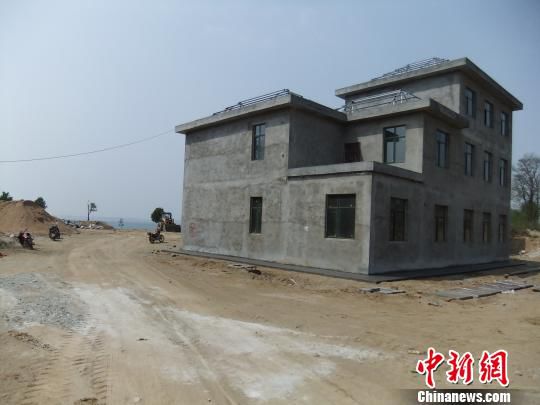 河南一珍稀植物园建成别墅群 规划局长不知有无规划