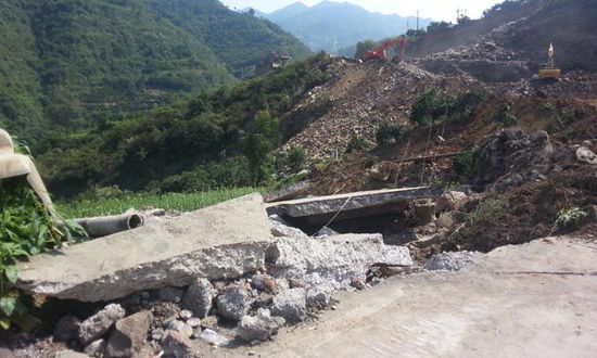 三峡库区被冲毁电站负责人:电站赚钱 危险也要建