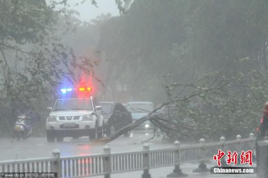 台风“海鸥”登陆海南文昌 多地航班停航深圳停课