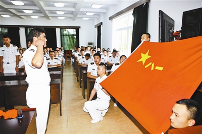 习近平问潜艇兵是否到过远海 导弹长：只等一声令下