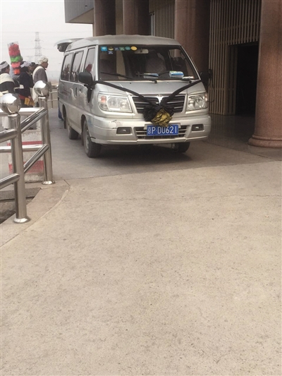 “殡葬”暴利始于太平间 黑殡仪车牵出太平间承包潜规则