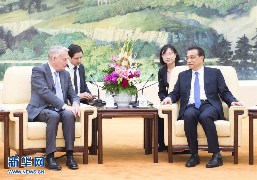 李克强会见法国外长艾罗