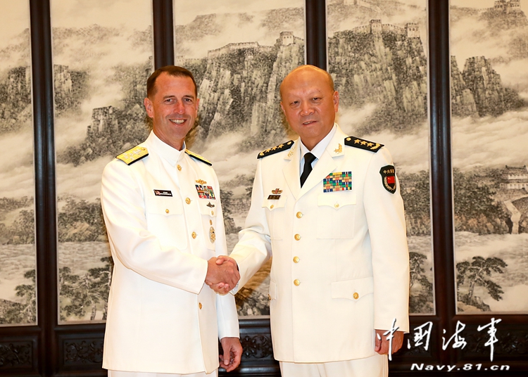 吴胜利晤美军高官：中方绝不让南沙岛礁建设半途而废