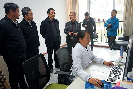 中心主任范贤生随同农工党中央调研组赴会泽县调研