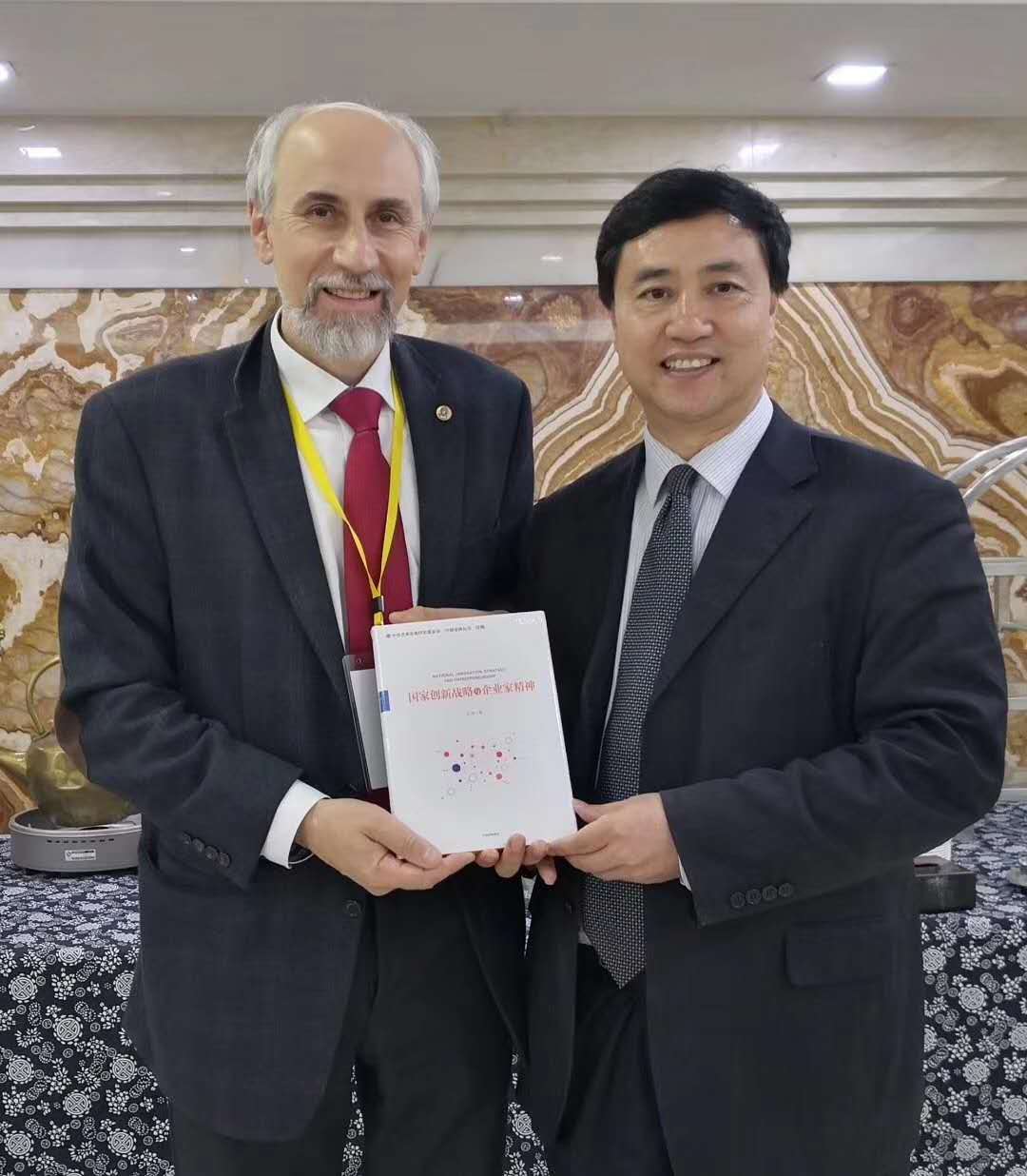 中心副理事长赵刚与俄罗斯科学院院士亚历山大·苏沃洛夫会面交流